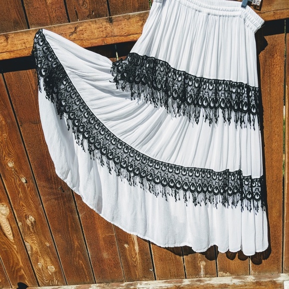 hot date Dresses & Skirts - Hot date white black lace skirt